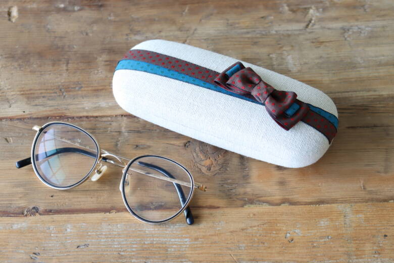 メガネケースのアレンジ方法