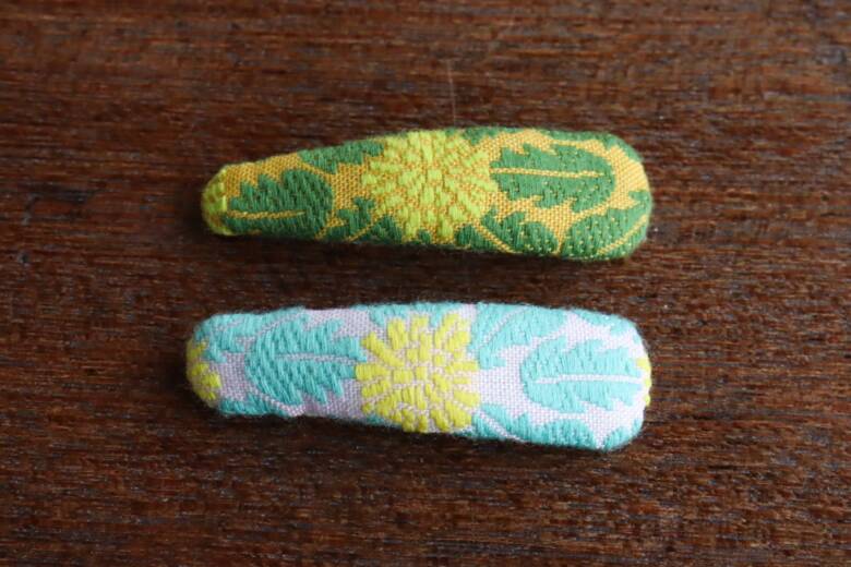 リボンヘアピンの完成品見本2種類