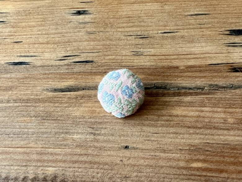 リボンブローチ完成写真