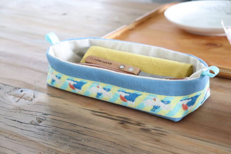 チロルリボンの布製カトラリーケース