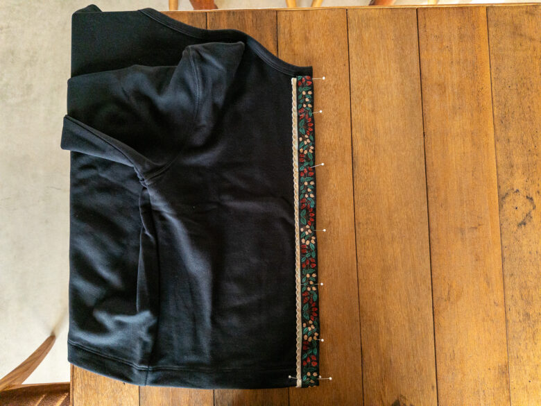 リボンを仮どめする